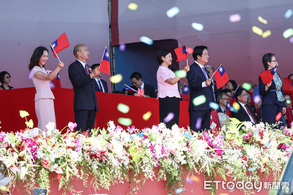 ▲韓國瑜、賴清德、蕭美琴於雙十國慶大會觀禮。（圖／記者林敬旻攝）