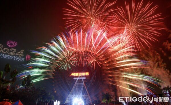 ▲2024劍湖山摩天輪跨年夜煙火。（圖／ETtoday資料照）