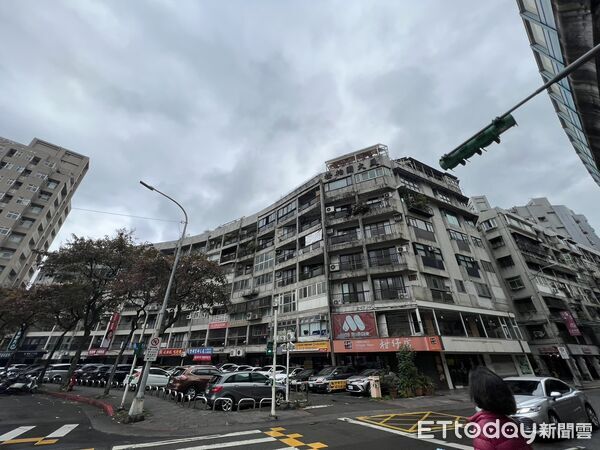 內湖20年摩斯歇業帶出「海砂悲歌」　住戶：梁柱已剝落