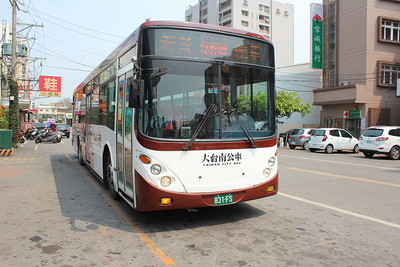 「按下車鈴」瞬間警鈴狂響！司機扭頭急問：誰要報案　他一看按鈕尷尬爆